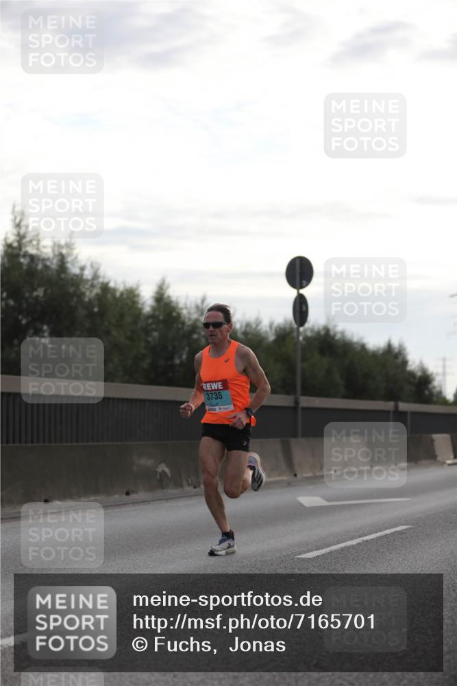 03.10.2024 - Köhlbrandbrückenlauf Fuchs,  Jonas http://msf.ph/oto/7165701 03.10.2024 09:08:42 Position 3 3735 meine-sportfotos.de
