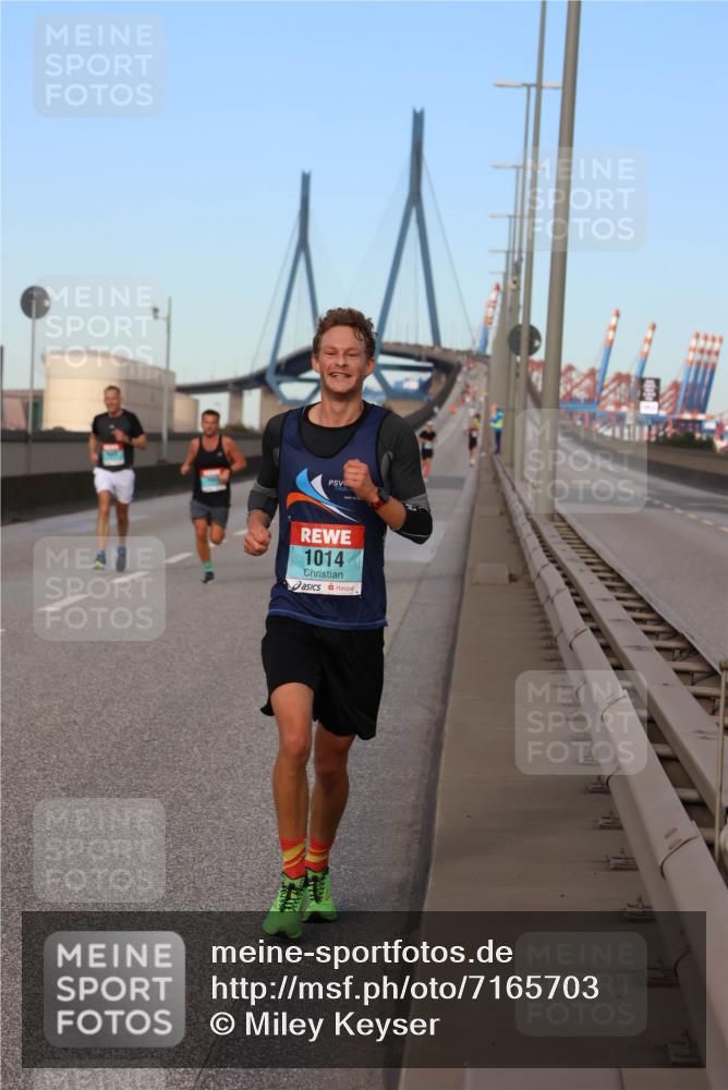 03.10.2024 - Köhlbrandbrückenlauf Miley Keyser http://msf.ph/oto/7165703 03.10.2024 09:37:29 Position 3 1014 meine-sportfotos.de