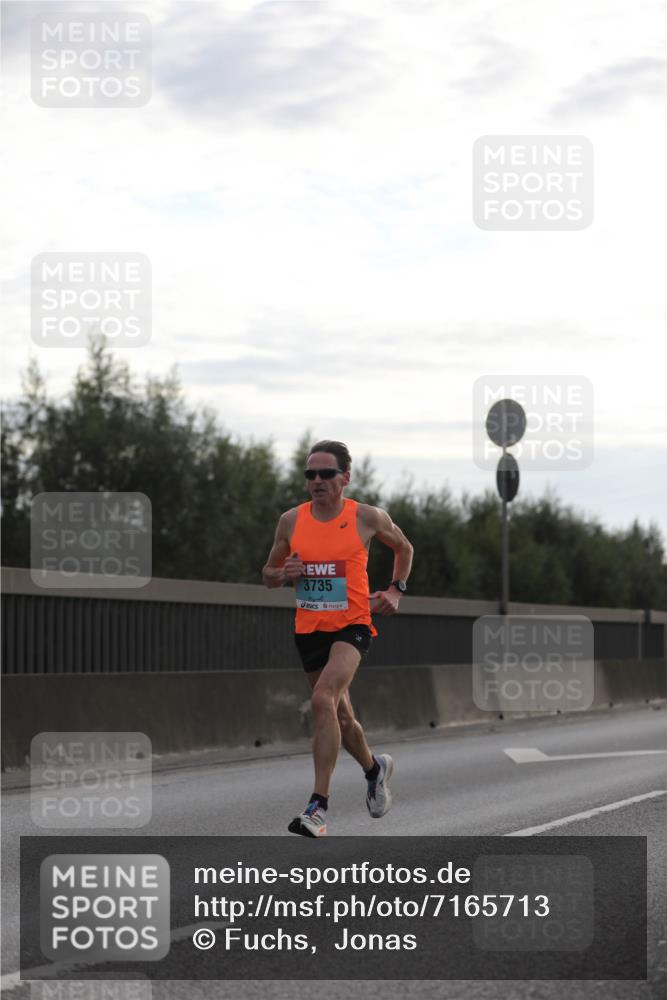 03.10.2024 - Köhlbrandbrückenlauf Fuchs,  Jonas http://msf.ph/oto/7165713 03.10.2024 09:08:42 Position 3 3735 meine-sportfotos.de