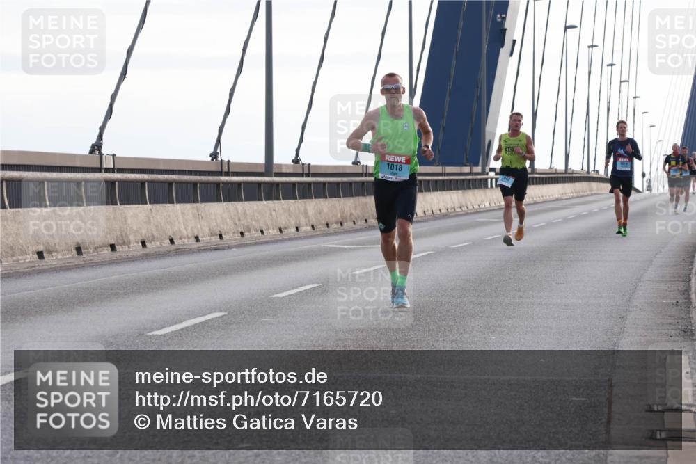 03.10.2024 - Köhlbrandbrückenlauf Matties Gatica Varas http://msf.ph/oto/7165720 03.10.2024 09:18:49 Position 2 1018, 10, 1014 meine-sportfotos.de