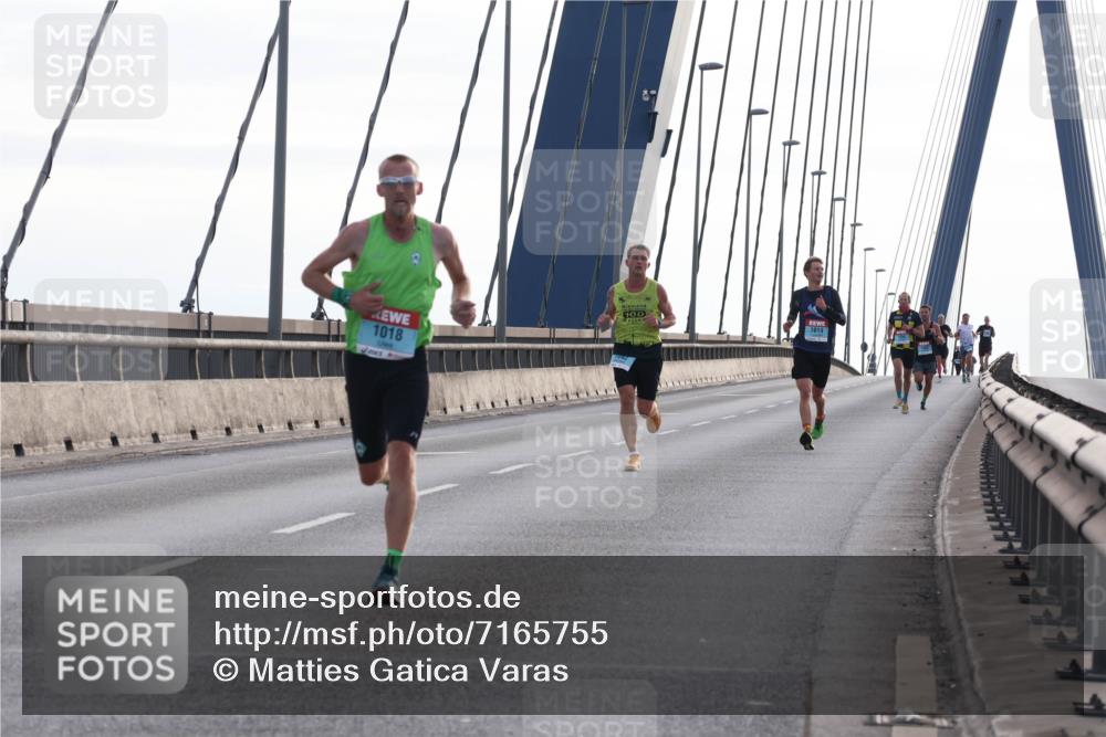 03.10.2024 - Köhlbrandbrückenlauf Matties Gatica Varas http://msf.ph/oto/7165755 03.10.2024 09:18:50 Position 2 1018, 100, 1014 meine-sportfotos.de
