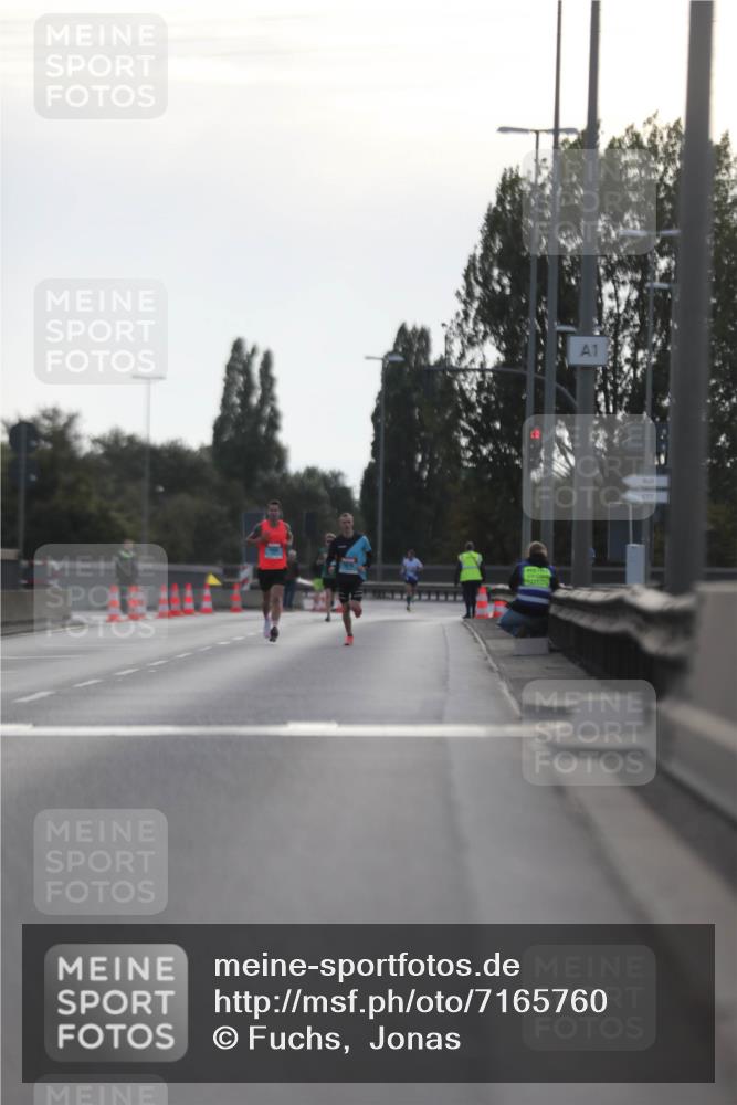 03.10.2024 - Köhlbrandbrückenlauf Fuchs,  Jonas http://msf.ph/oto/7165760 03.10.2024 09:09:09 Position 3 1 meine-sportfotos.de