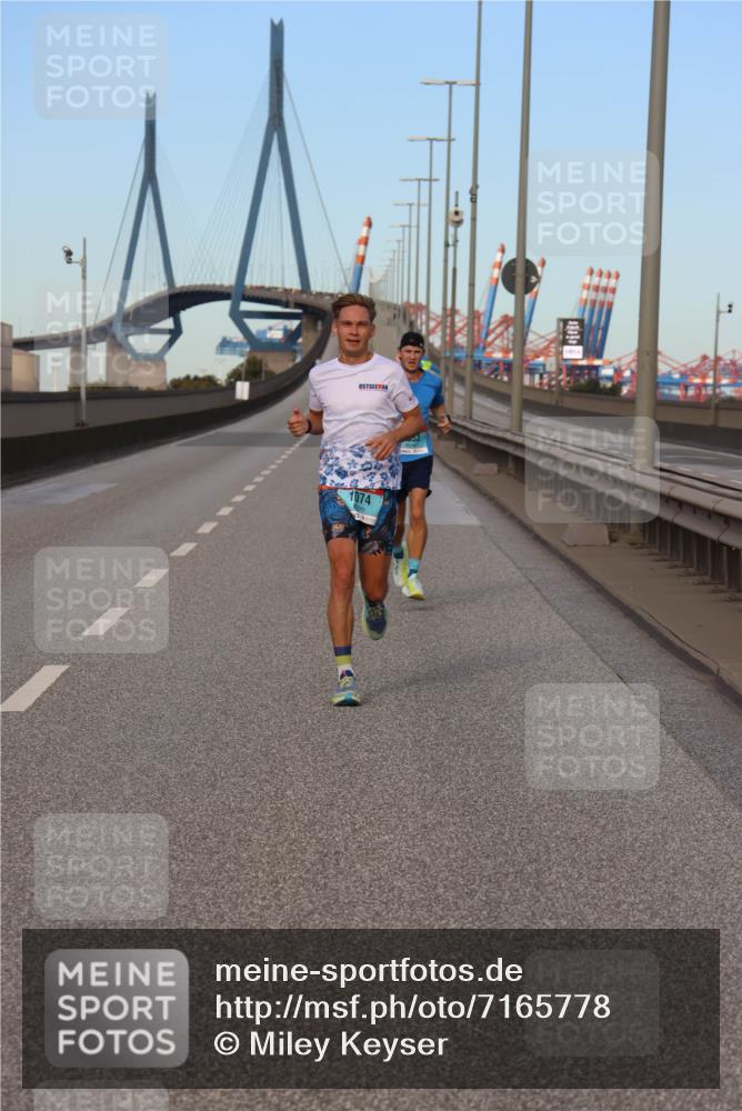 03.10.2024 - Köhlbrandbrückenlauf Miley Keyser http://msf.ph/oto/7165778 03.10.2024 09:37:41 Position 3 1074 meine-sportfotos.de