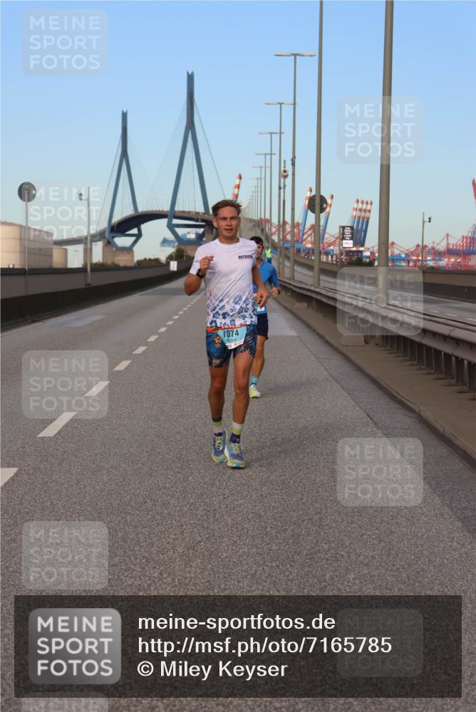 03.10.2024 - Köhlbrandbrückenlauf Miley Keyser http://msf.ph/oto/7165785 03.10.2024 09:37:42 Position 3 1074 meine-sportfotos.de