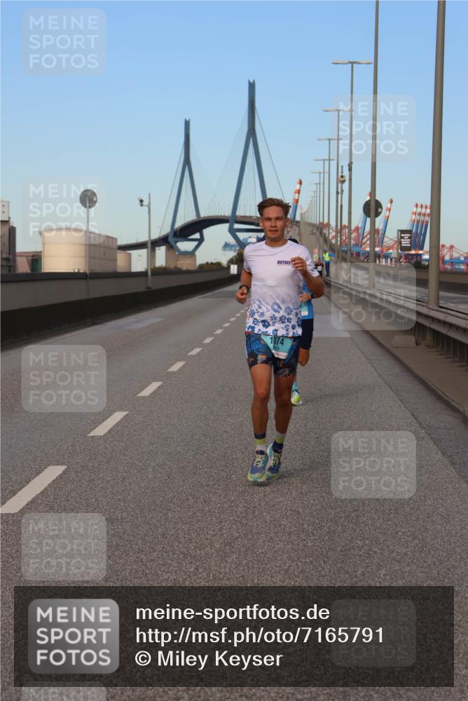 03.10.2024 - Köhlbrandbrückenlauf Miley Keyser http://msf.ph/oto/7165791 03.10.2024 09:37:43 Position 3 1074 meine-sportfotos.de