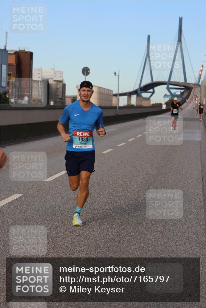 03.10.2024 - Köhlbrandbrückenlauf Miley Keyser http://msf.ph/oto/7165797 03.10.2024 09:37:45 Position 3 1033 meine-sportfotos.de