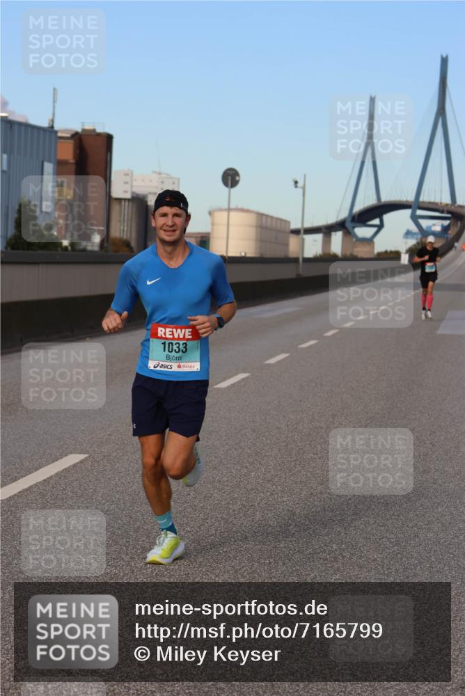 03.10.2024 - Köhlbrandbrückenlauf Miley Keyser http://msf.ph/oto/7165799 03.10.2024 09:37:45 Position 3 1033 meine-sportfotos.de