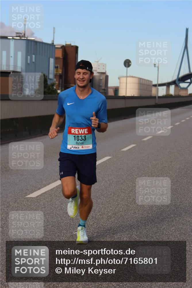 03.10.2024 - Köhlbrandbrückenlauf Miley Keyser http://msf.ph/oto/7165801 03.10.2024 09:37:46 Position 3 18, 1033 meine-sportfotos.de