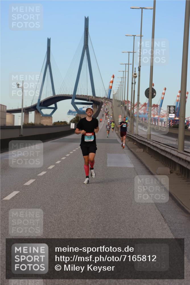 03.10.2024 - Köhlbrandbrückenlauf Miley Keyser http://msf.ph/oto/7165812 03.10.2024 09:37:51 Position 3  meine-sportfotos.de