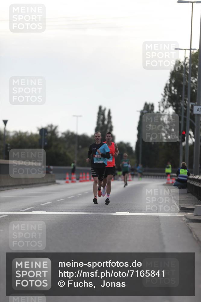 03.10.2024 - Köhlbrandbrückenlauf Fuchs,  Jonas http://msf.ph/oto/7165841 03.10.2024 09:09:17 Position 3 1010 meine-sportfotos.de