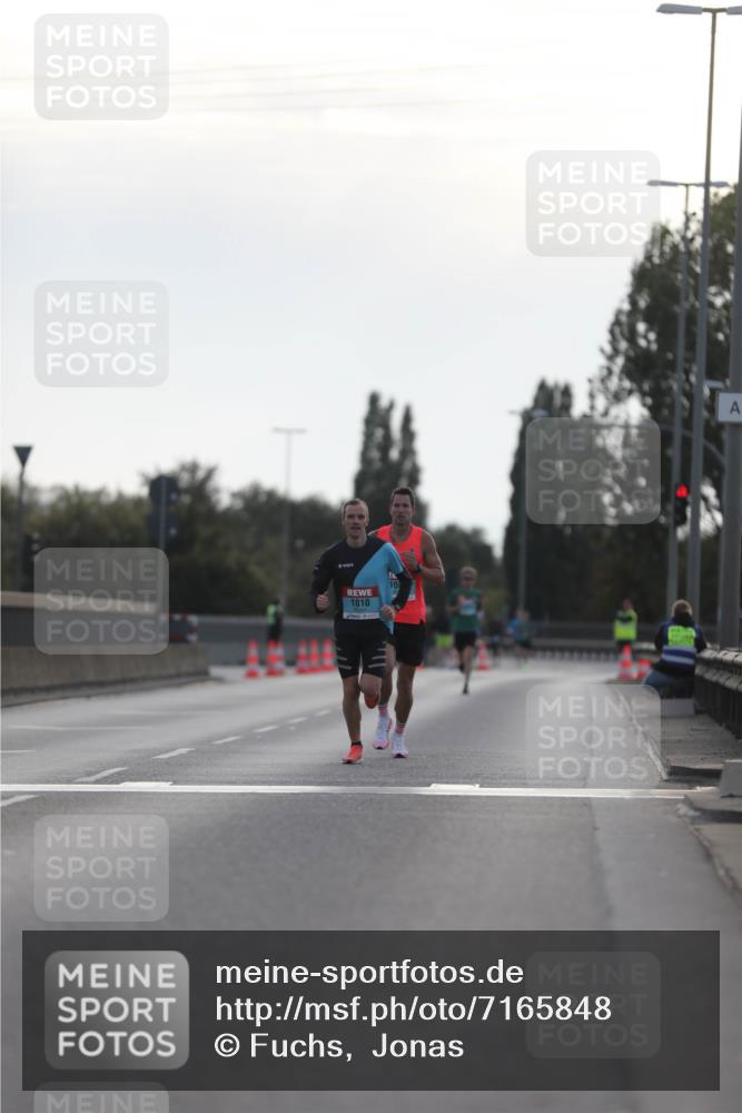 03.10.2024 - Köhlbrandbrückenlauf Fuchs,  Jonas http://msf.ph/oto/7165848 03.10.2024 09:09:17 Position 3 1010, 101 meine-sportfotos.de