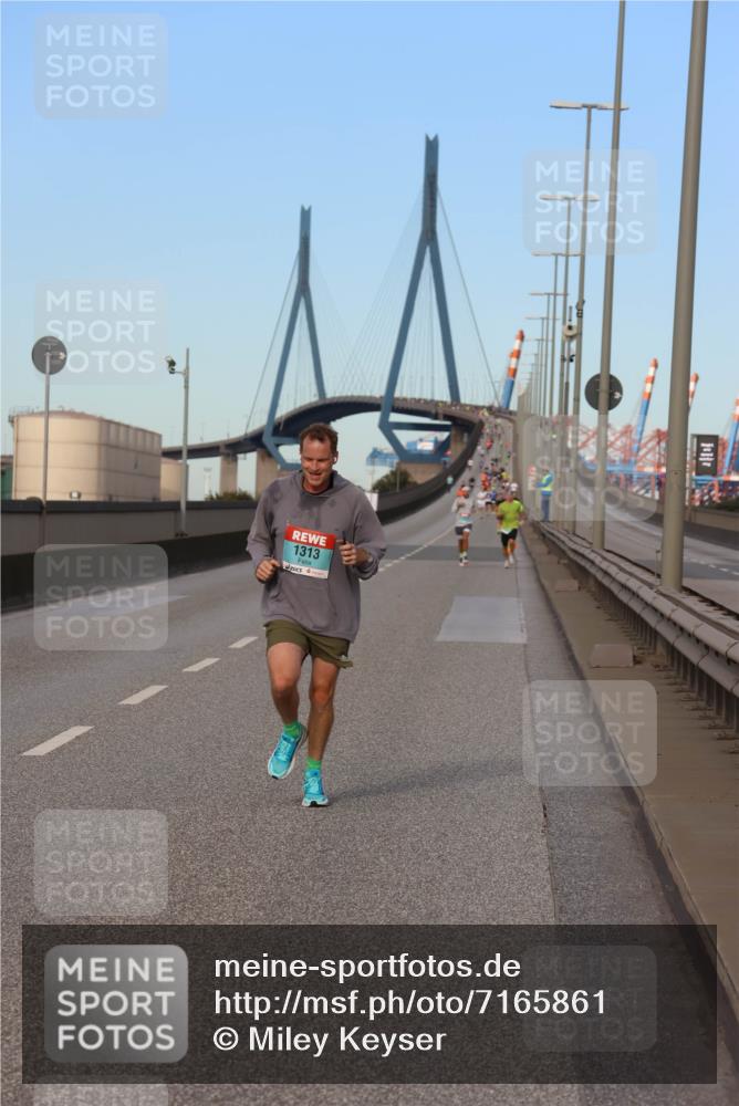 03.10.2024 - Köhlbrandbrückenlauf Miley Keyser http://msf.ph/oto/7165861 03.10.2024 09:38:23 Position 3 1313 meine-sportfotos.de