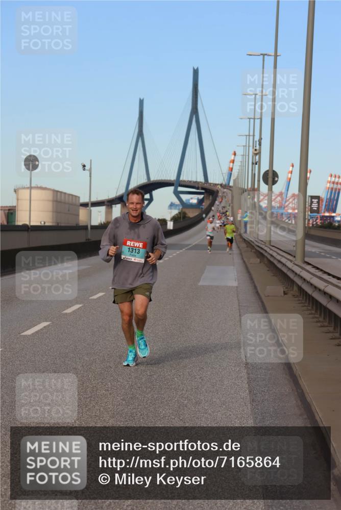 03.10.2024 - Köhlbrandbrückenlauf Miley Keyser http://msf.ph/oto/7165864 03.10.2024 09:38:24 Position 3 1313, 14 meine-sportfotos.de