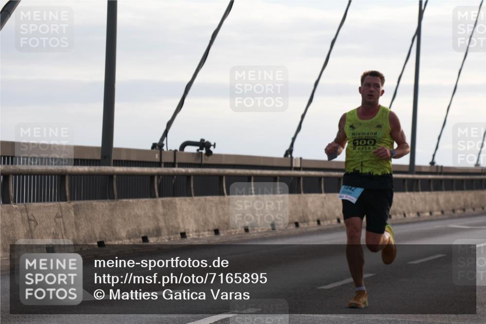 03.10.2024 - Köhlbrandbrückenlauf Matties Gatica Varas http://msf.ph/oto/7165895 03.10.2024 09:18:55 Position 2 100, 42 meine-sportfotos.de