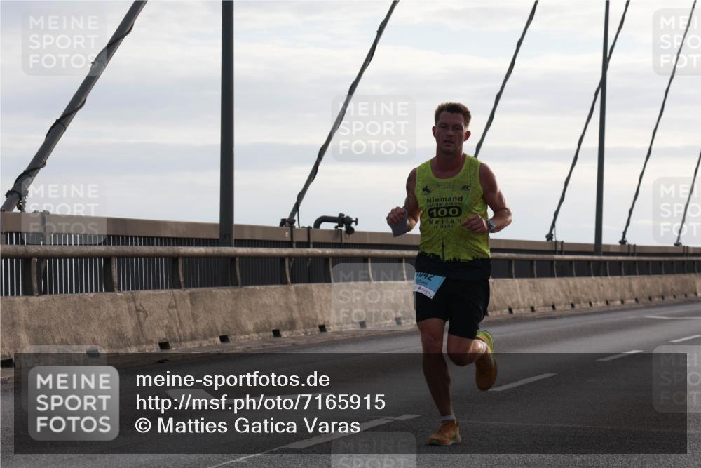 03.10.2024 - Köhlbrandbrückenlauf Matties Gatica Varas http://msf.ph/oto/7165915 03.10.2024 09:18:56 Position 2 100, 1042 meine-sportfotos.de