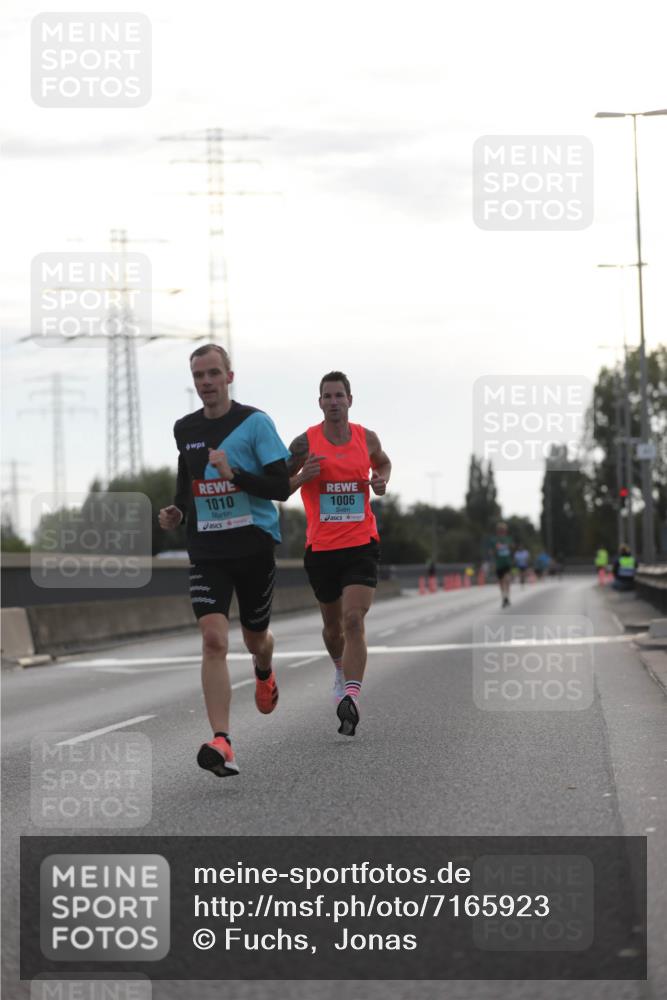 03.10.2024 - Köhlbrandbrückenlauf Fuchs,  Jonas http://msf.ph/oto/7165923 03.10.2024 09:09:23 Position 3 1, 1010, 1006 meine-sportfotos.de