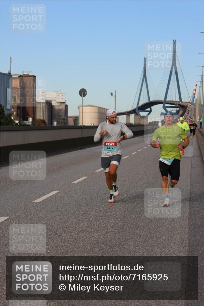 03.10.2024 - Köhlbrandbrückenlauf Miley Keyser http://msf.ph/oto/7165925 03.10.2024 09:38:42 Position 3 1377 meine-sportfotos.de