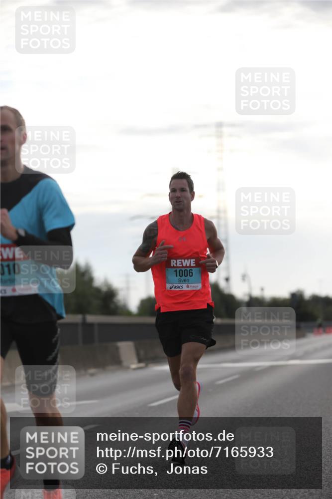 03.10.2024 - Köhlbrandbrückenlauf Fuchs,  Jonas http://msf.ph/oto/7165933 03.10.2024 09:09:24 Position 3 010, 1006 meine-sportfotos.de