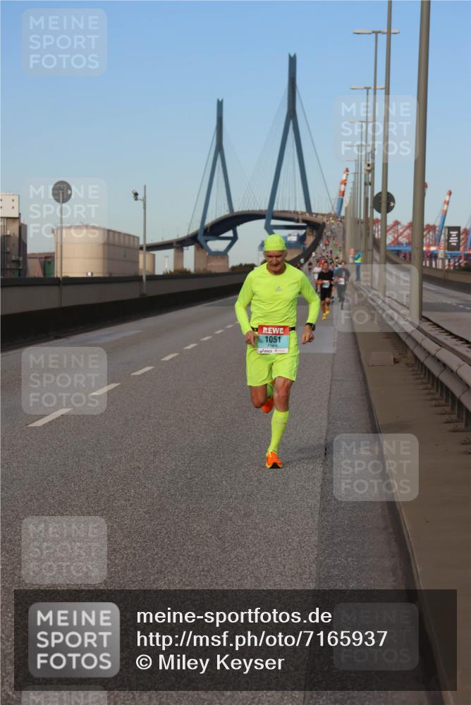 03.10.2024 - Köhlbrandbrückenlauf Miley Keyser http://msf.ph/oto/7165937 03.10.2024 09:38:48 Position 3 1051 meine-sportfotos.de