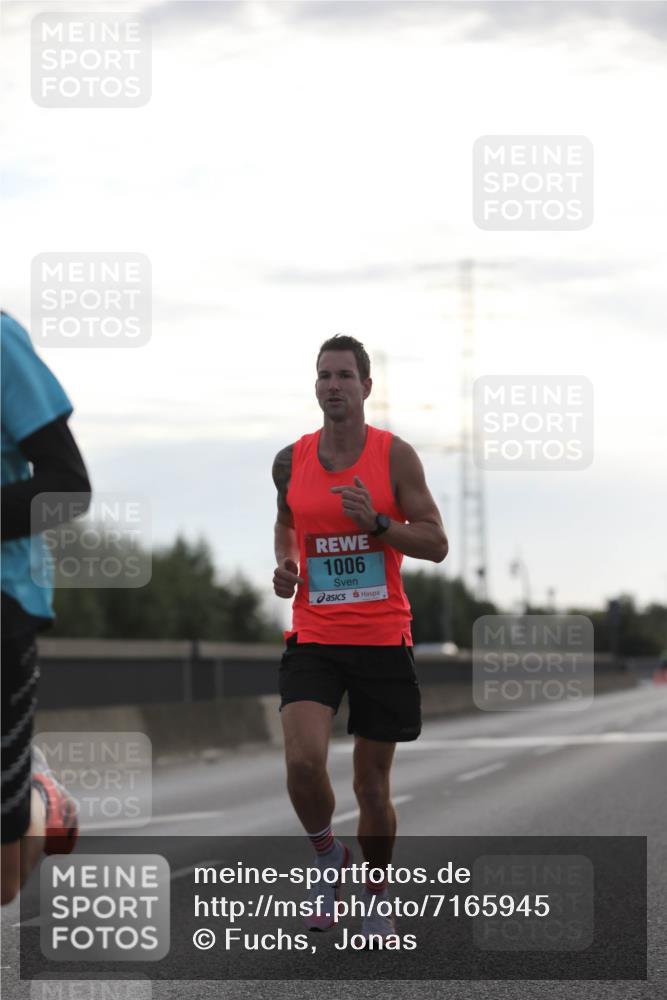 03.10.2024 - Köhlbrandbrückenlauf Fuchs,  Jonas http://msf.ph/oto/7165945 03.10.2024 09:09:24 Position 3 1006 meine-sportfotos.de