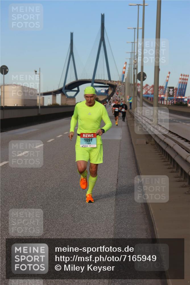 03.10.2024 - Köhlbrandbrückenlauf Miley Keyser http://msf.ph/oto/7165949 03.10.2024 09:38:49 Position 3 1051 meine-sportfotos.de