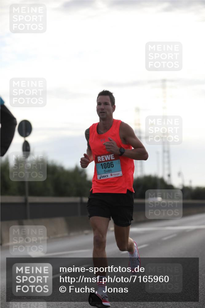 03.10.2024 - Köhlbrandbrückenlauf Fuchs,  Jonas http://msf.ph/oto/7165960 03.10.2024 09:09:24 Position 3 1006 meine-sportfotos.de