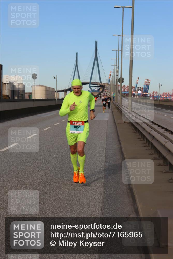 03.10.2024 - Köhlbrandbrückenlauf Miley Keyser http://msf.ph/oto/7165965 03.10.2024 09:38:50 Position 3 1051 meine-sportfotos.de