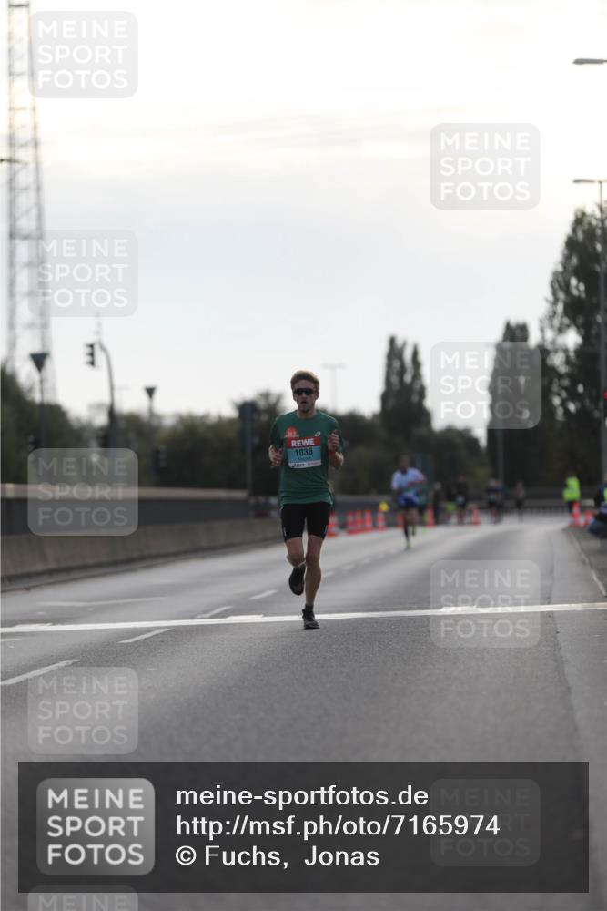 03.10.2024 - Köhlbrandbrückenlauf Fuchs,  Jonas http://msf.ph/oto/7165974 03.10.2024 09:09:30 Position 3 1038 meine-sportfotos.de