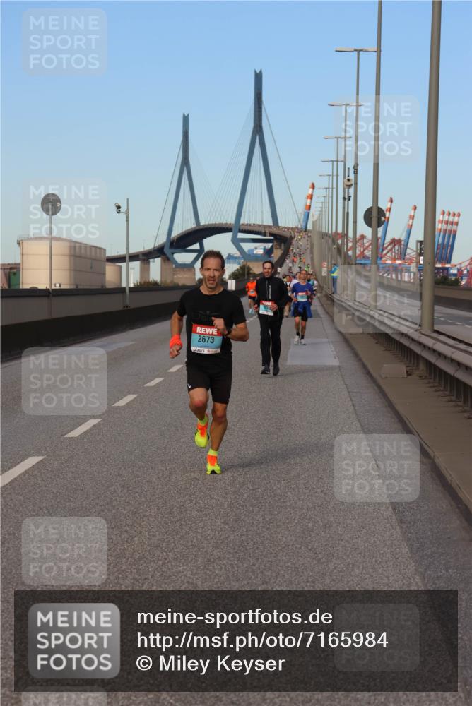 03.10.2024 - Köhlbrandbrückenlauf Miley Keyser http://msf.ph/oto/7165984 03.10.2024 09:39:02 Position 3 2673 meine-sportfotos.de