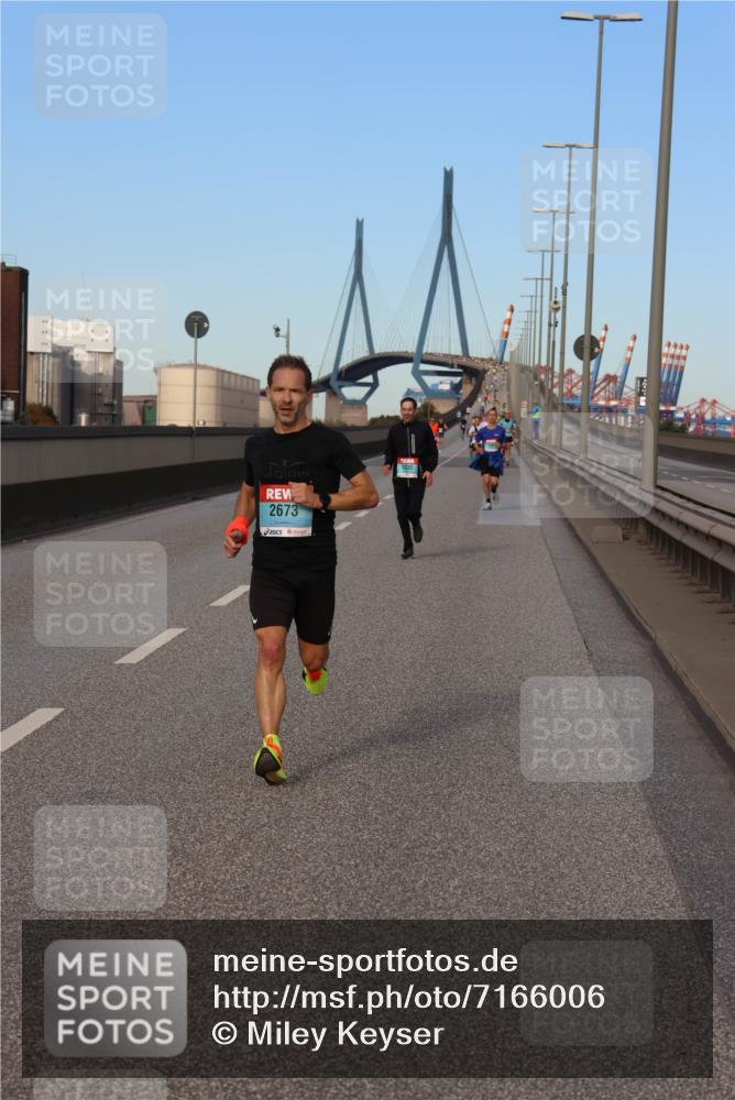 03.10.2024 - Köhlbrandbrückenlauf Miley Keyser http://msf.ph/oto/7166006 03.10.2024 09:39:04 Position 3 2673 meine-sportfotos.de