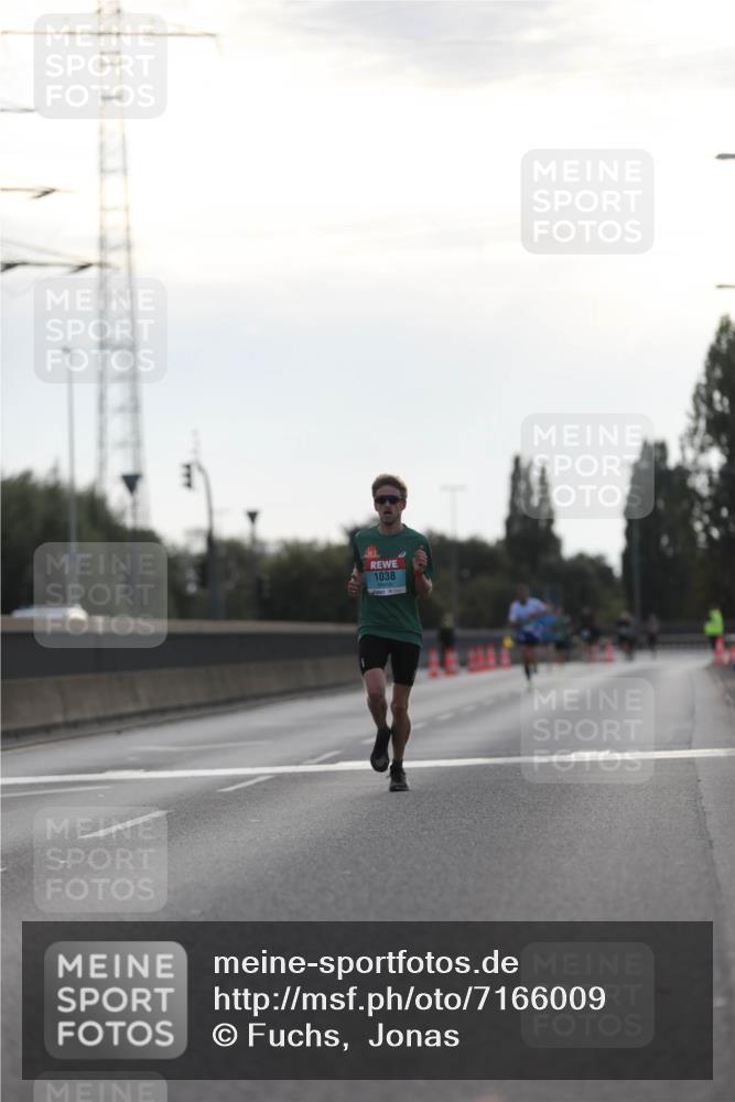 03.10.2024 - Köhlbrandbrückenlauf Fuchs,  Jonas http://msf.ph/oto/7166009 03.10.2024 09:09:31 Position 3 1038 meine-sportfotos.de