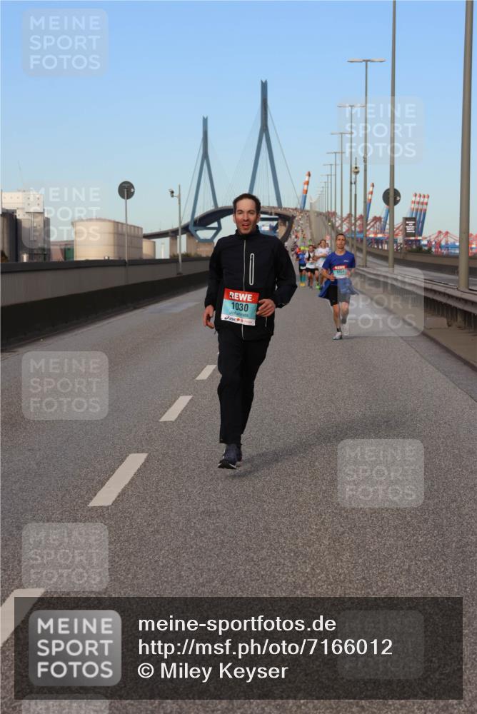 03.10.2024 - Köhlbrandbrückenlauf Miley Keyser http://msf.ph/oto/7166012 03.10.2024 09:39:08 Position 3 1030 meine-sportfotos.de