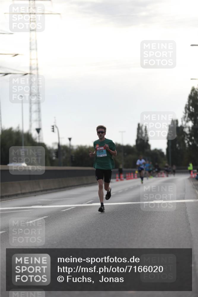 03.10.2024 - Köhlbrandbrückenlauf Fuchs,  Jonas http://msf.ph/oto/7166020 03.10.2024 09:09:31 Position 3 1038 meine-sportfotos.de