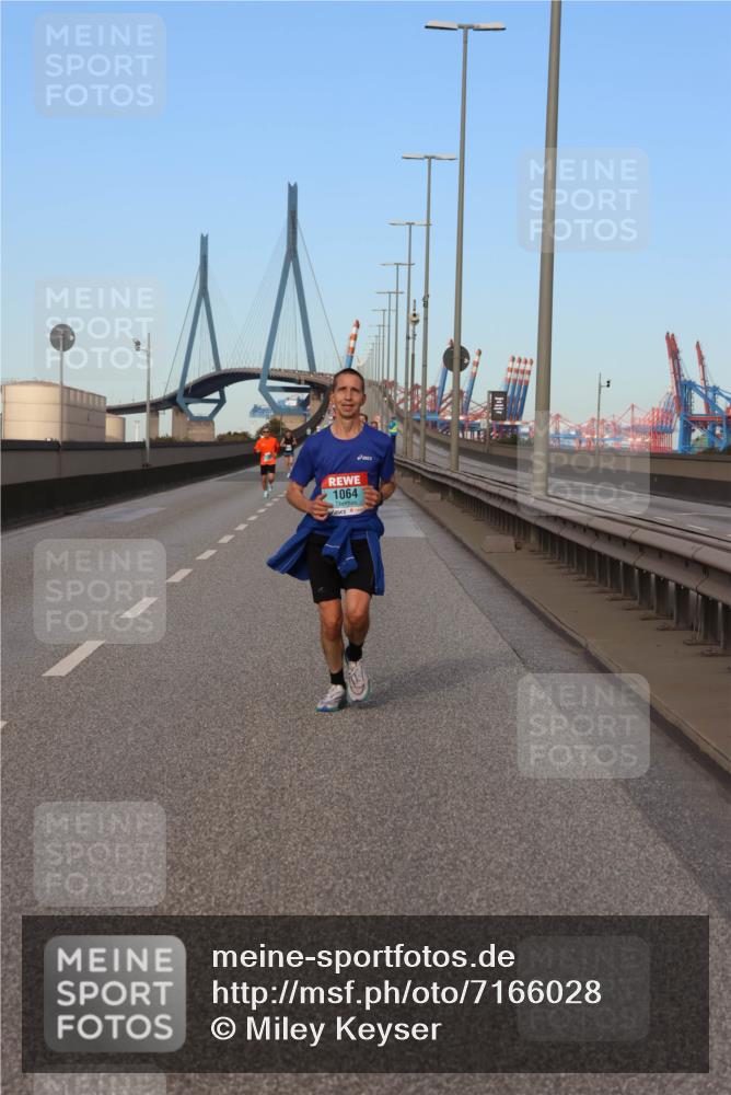 03.10.2024 - Köhlbrandbrückenlauf Miley Keyser http://msf.ph/oto/7166028 03.10.2024 09:39:13 Position 3 1064 meine-sportfotos.de