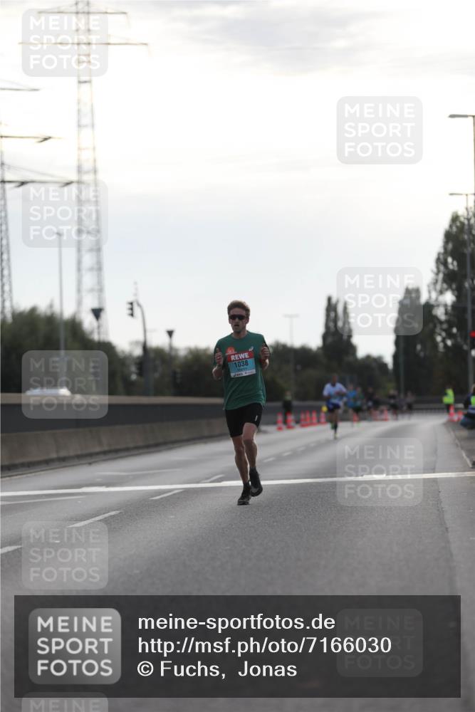 03.10.2024 - Köhlbrandbrückenlauf Fuchs,  Jonas http://msf.ph/oto/7166030 03.10.2024 09:09:31 Position 3 1038 meine-sportfotos.de