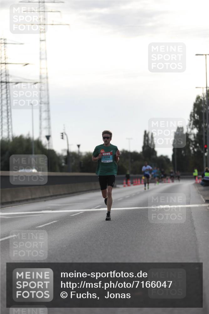 03.10.2024 - Köhlbrandbrückenlauf Fuchs,  Jonas http://msf.ph/oto/7166047 03.10.2024 09:09:32 Position 3 1038 meine-sportfotos.de