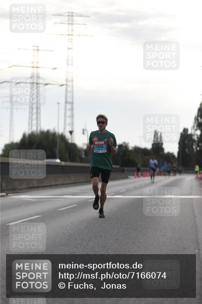 03.10.2024 - Köhlbrandbrückenlauf Fuchs,  Jonas http://msf.ph/oto/7166074 03.10.2024 09:09:33 Position 3 1038 meine-sportfotos.de