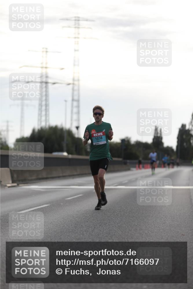 03.10.2024 - Köhlbrandbrückenlauf Fuchs,  Jonas http://msf.ph/oto/7166097 03.10.2024 09:09:33 Position 3 1038 meine-sportfotos.de
