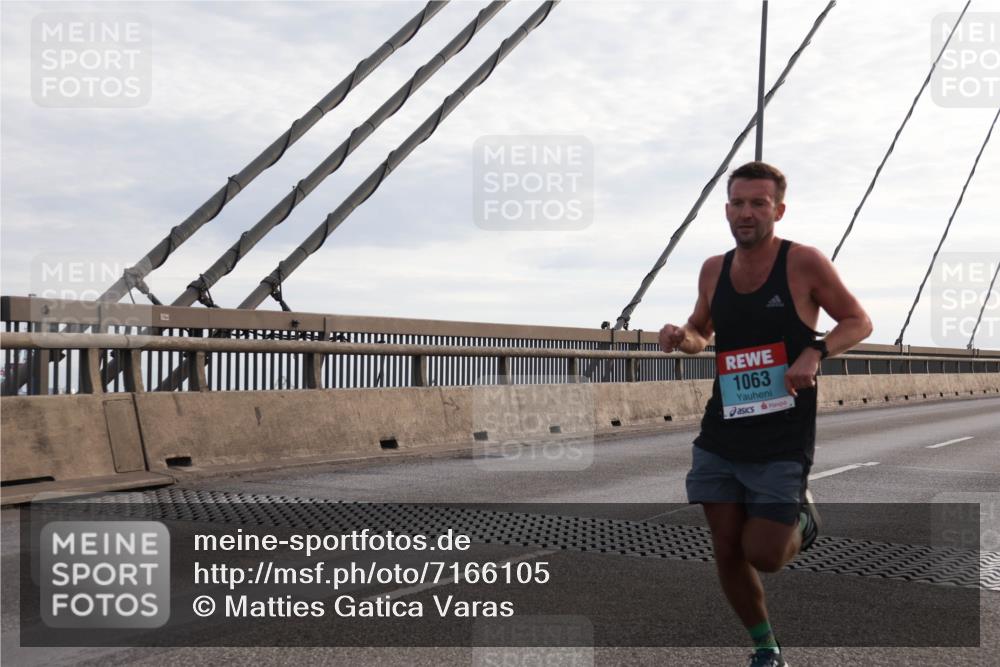 03.10.2024 - Köhlbrandbrückenlauf Matties Gatica Varas http://msf.ph/oto/7166105 03.10.2024 09:19:06 Position 2 1063 meine-sportfotos.de