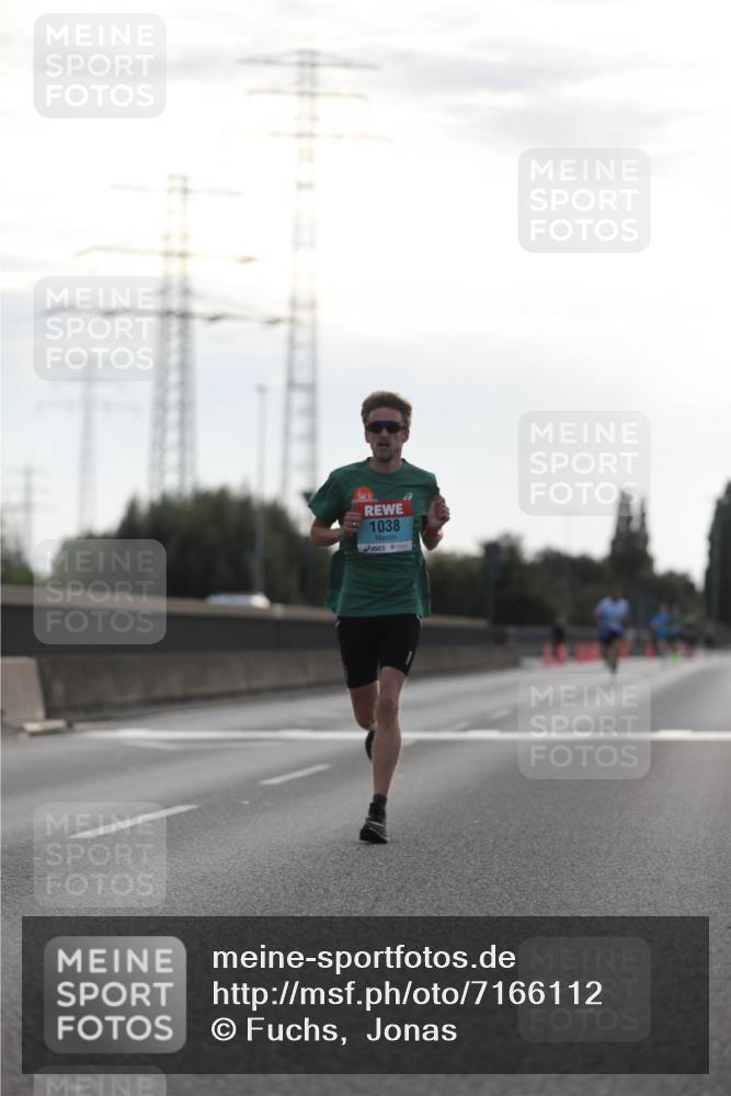 03.10.2024 - Köhlbrandbrückenlauf Fuchs,  Jonas http://msf.ph/oto/7166112 03.10.2024 09:09:33 Position 3 1038 meine-sportfotos.de