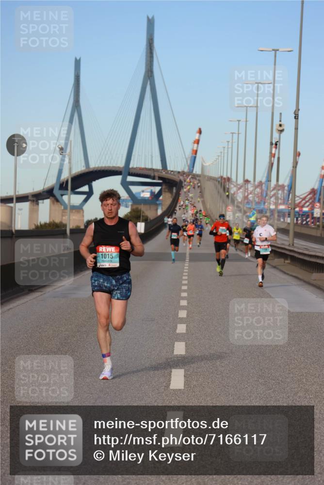 03.10.2024 - Köhlbrandbrückenlauf Miley Keyser http://msf.ph/oto/7166117 03.10.2024 09:39:35 Position 3 1015, 1158 meine-sportfotos.de