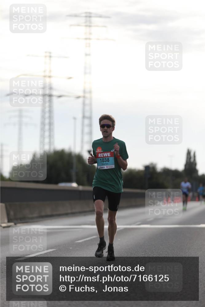 03.10.2024 - Köhlbrandbrückenlauf Fuchs,  Jonas http://msf.ph/oto/7166125 03.10.2024 09:09:34 Position 3 1038 meine-sportfotos.de