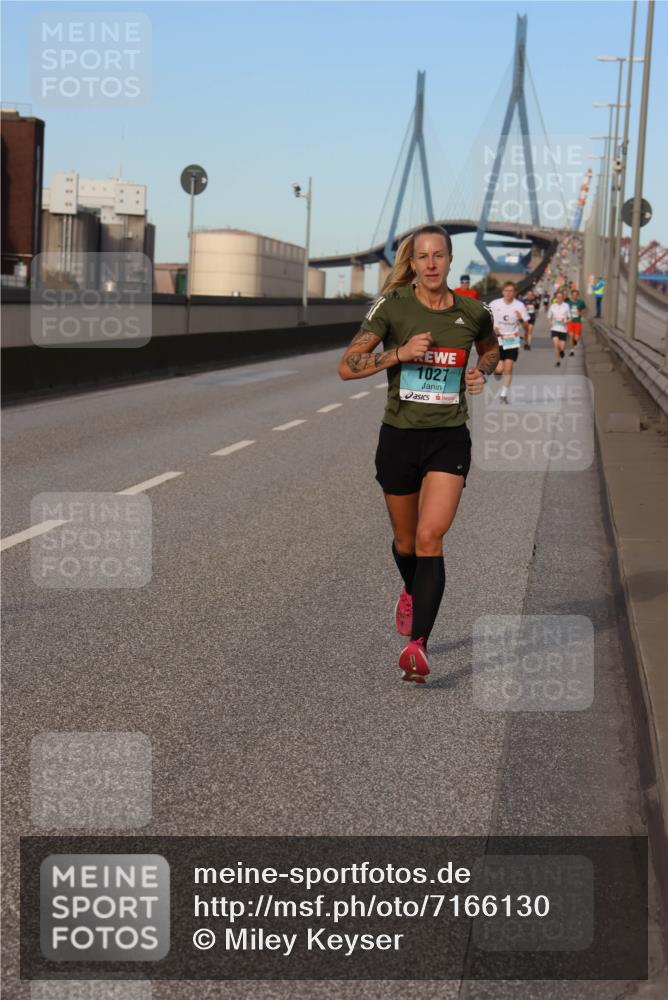 03.10.2024 - Köhlbrandbrückenlauf Miley Keyser http://msf.ph/oto/7166130 03.10.2024 09:39:38 Position 3 1027 meine-sportfotos.de