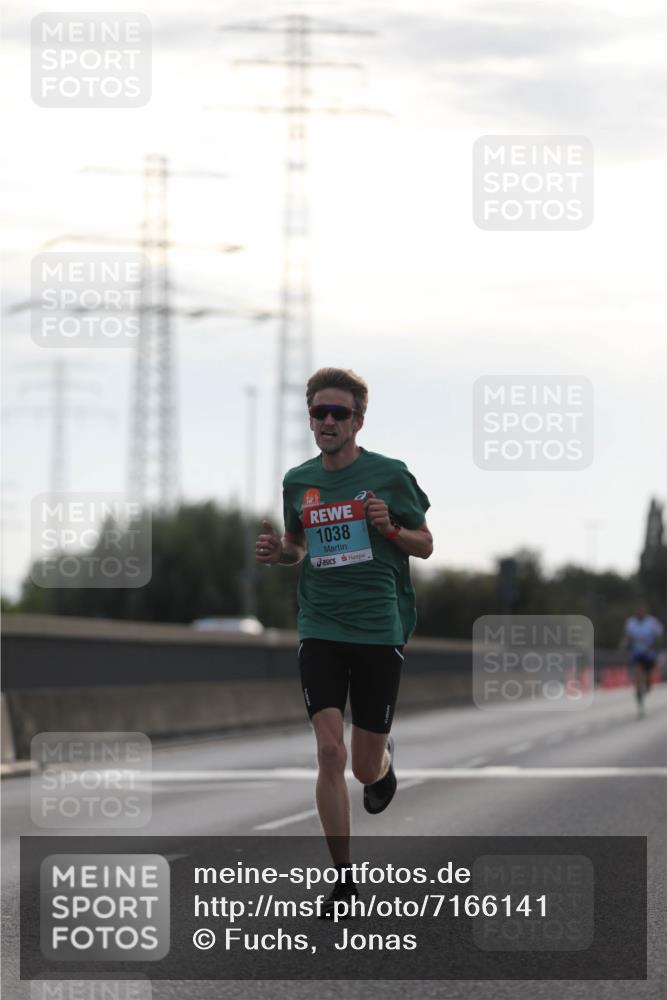03.10.2024 - Köhlbrandbrückenlauf Fuchs,  Jonas http://msf.ph/oto/7166141 03.10.2024 09:09:34 Position 3 1038 meine-sportfotos.de
