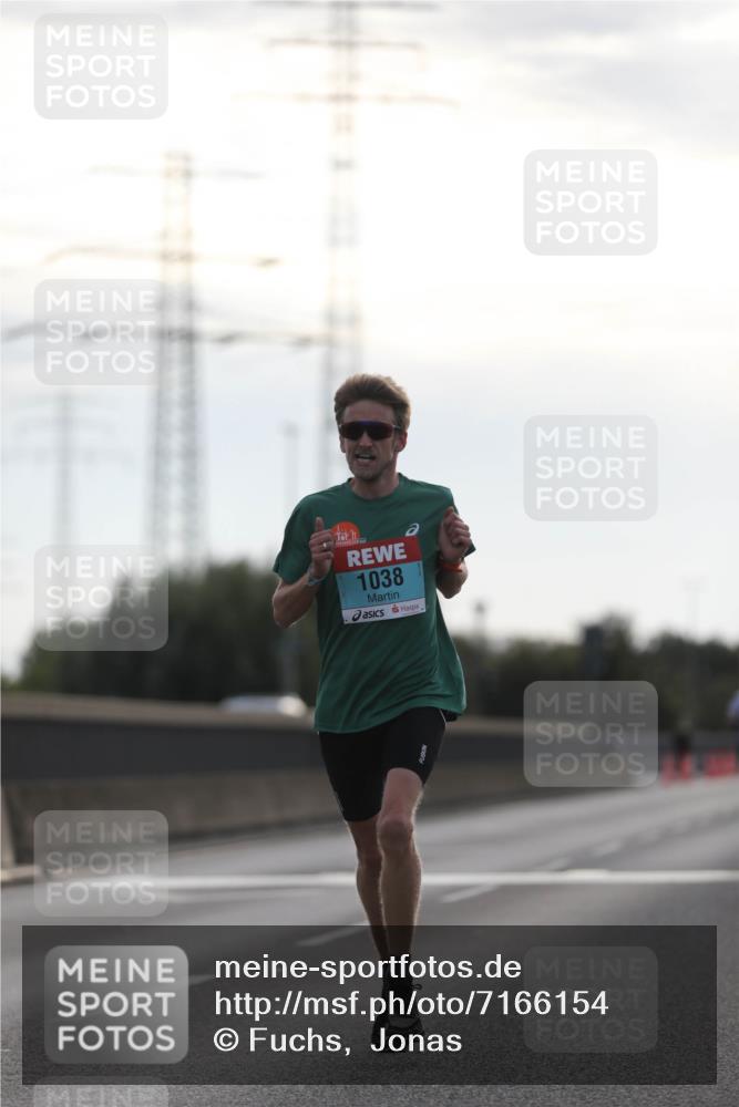 03.10.2024 - Köhlbrandbrückenlauf Fuchs,  Jonas http://msf.ph/oto/7166154 03.10.2024 09:09:34 Position 3 1038 meine-sportfotos.de