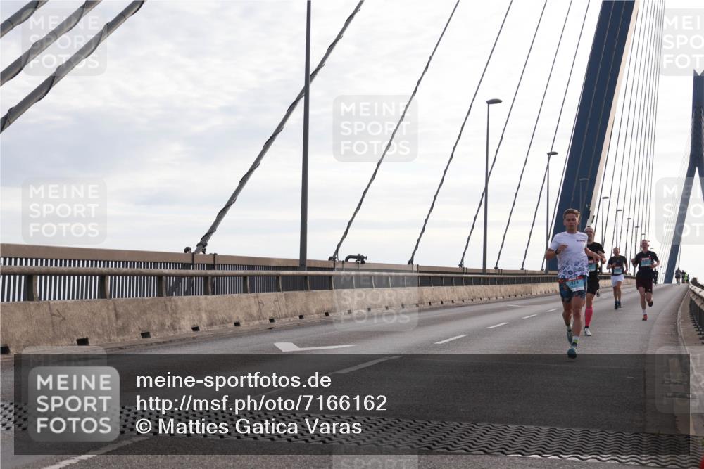 03.10.2024 - Köhlbrandbrückenlauf Matties Gatica Varas http://msf.ph/oto/7166162 03.10.2024 09:19:16 Position 2  meine-sportfotos.de