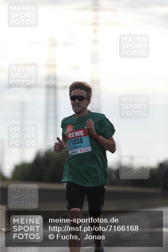 03.10.2024 - Köhlbrandbrückenlauf Fuchs,  Jonas http://msf.ph/oto/7166168 03.10.2024 09:09:34 Position 3 1038 meine-sportfotos.de