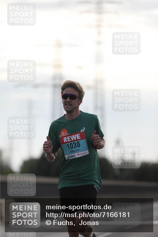 03.10.2024 - Köhlbrandbrückenlauf Fuchs,  Jonas http://msf.ph/oto/7166181 03.10.2024 09:09:34 Position 3 1038 meine-sportfotos.de