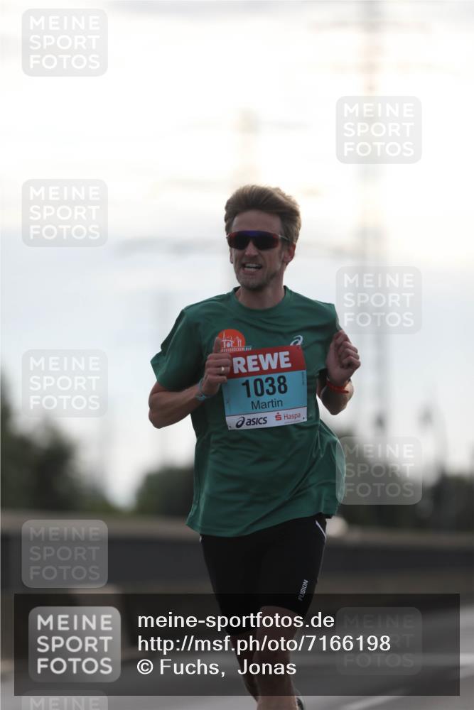 03.10.2024 - Köhlbrandbrückenlauf Fuchs,  Jonas http://msf.ph/oto/7166198 03.10.2024 09:09:35 Position 3 1038 meine-sportfotos.de