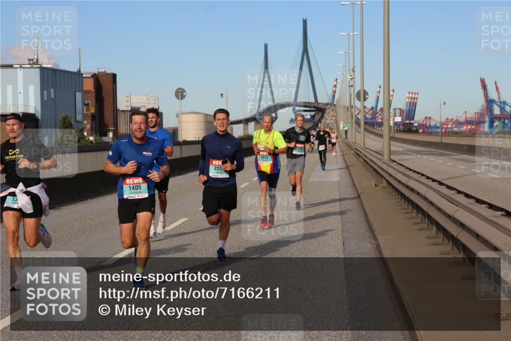 03.10.2024 - Köhlbrandbrückenlauf Miley Keyser http://msf.ph/oto/7166211 03.10.2024 09:40:15 Position 3 13, 1405, 1219, 1013, 208 meine-sportfotos.de